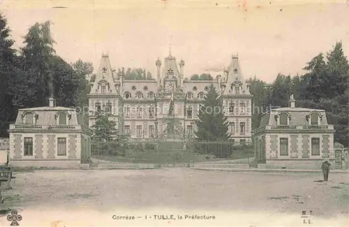 AK / Ansichtskarte TULLE 19 Correze Préfecture Schloss Eingangstor Gitter Baeume Parkanlage Flagge