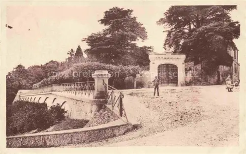 AK / Ansichtskarte Sancerre Bourges 18 Cher La-Porte-César Tor Bruecke Baeume Park Passanten