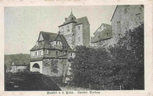 AK / Ansichtskarte Runkel Lahn Limburg-Weilburg Hessen Zweiter-Torbau Burg Stadtmauer Tordurchgang Burgturm Fachwerkhaeuser Lahn