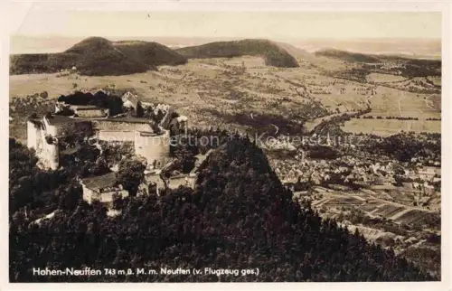 AK / Ansichtskarte Hohen-Neuffen (Burg) Neuffen Esslingen BW Hohen-Neuffen Burgruine Fliegeraufnahme Luftbild Albtrauf Ortschaft Felder Berge