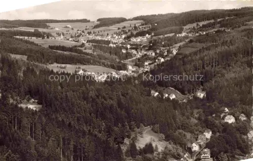AK / Ansichtskarte Schonach  Schwarzwald BW Hochschwarzwald Hoehenluft-Winterkurort Wald Tal Villen Ortsansicht Fichten