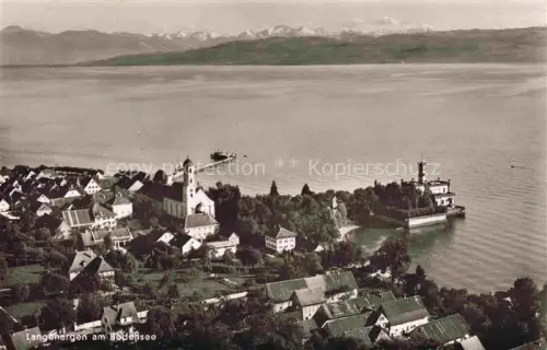 AK / Ansichtskarte Langenargen Bodensee Bodensee Alpen Kirche Schloss-Montfort Hafen Ortschaft Turm