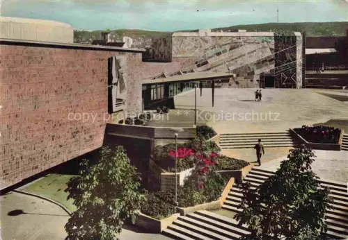 AK / Ansichtskarte STUTTGART  CITY Konzerthaus-Liederhalle Innenhof Backsteinbau Treppe Blumen Skulptur Modernismus Passanten