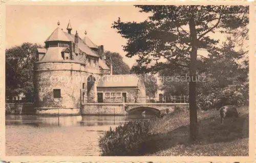AK / Ansichtskarte BRUGGE Bruges Belgie Oostendepoort Porte-d Ostende Wassergraben Bruecke Turm Stadttor Kuh Baeume