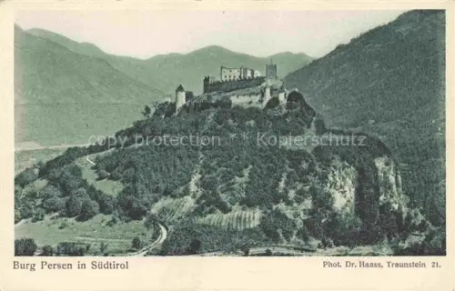 AK / Ansichtskarte Burg Persen Suganertal Burg Felsen Berge Wald Weinberge