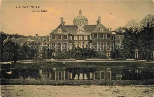 AK / Ansichtskarte S-Gravenhage GRAVENHAGE Den Haag NL Huis-ten-Bosch Schloss Teich Spiegelung Park Kuppel