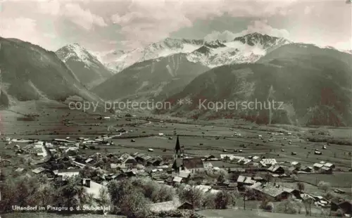 AK / Ansichtskarte Uttendorf Pinzgau Salzburg AT Stubachtal Kirche Berge Gletscher Talblick Alpen Ortschaft Pinzgau