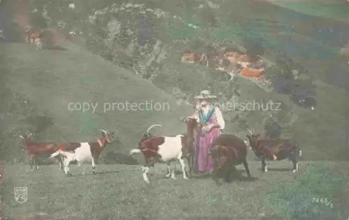 AK / Ansichtskarte Ziegen Goat Chevre-- Landschaft Frau 