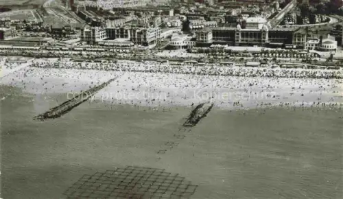 AK / Ansichtskarte SCHEVENINGEN Zuid-Holland NL Strand Strandpromenade Hotels Meer Badegaeste Stege Kurhaus