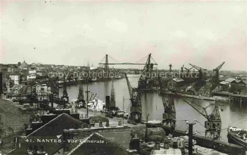 AK / Ansichtskarte NANTES 44 Loire-Atlantique Hafen Kraene Schiffe Fluss Industrieanlage Docks Vogelperspektive