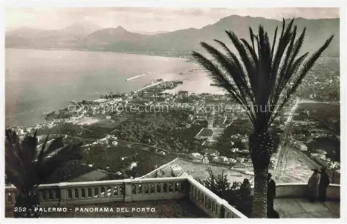 AK / Ansichtskarte PALERMO  Sicilia IT Porto Hafen Bucht Meer Berge Palme Vogelperspektive Hafenmole