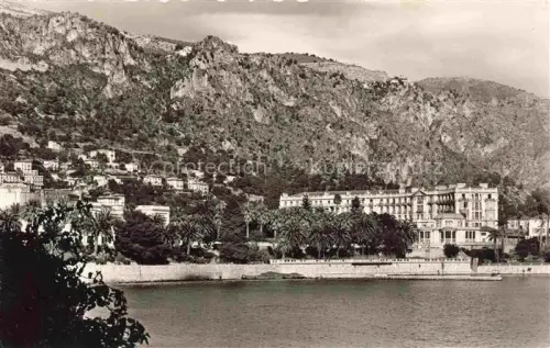 AK / Ansichtskarte Beaulieu-sur-Mer 06 Promenade Hôtel-Bristol Palmen Kueste Berge Meer Hotel Bucht