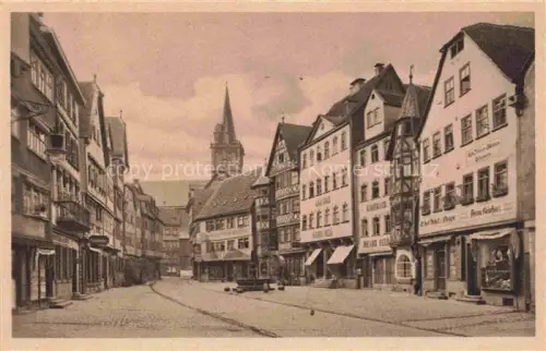 AK / Ansichtskarte Wertheim Main BW Marktplatz Fachwerkhaeuser Kaufhaus Kirchturm Strassenszene Geschaefte Brunnen S/W-Fotokarte