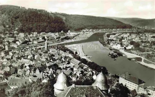 AK / Ansichtskarte Wertheim Main BW Main Altstadt Burg-Tuerme Bahnhof Flussbiegung Stadtpanorama Huegel Wald