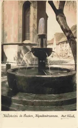 AK / Ansichtskarte Kuelsheim Baden Kapellenbrunnen Brunnen Kirche Fachwerk Baum Platz
