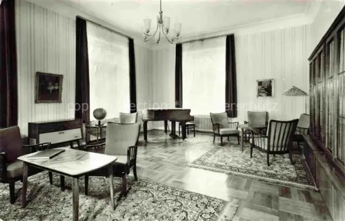AK / Ansichtskarte BAD MERGENTHEIM BW BfA-Sanatorium-Taubertal Musikzimmer Innenraum Fluegel Sessel Kronleuchter Teppich Globus