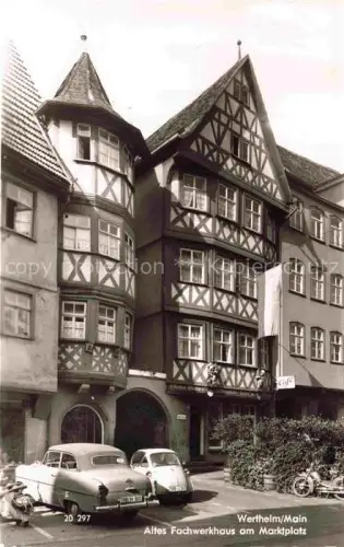 AK / Ansichtskarte Wertheim Main BW Fachwerkhaus Marktplatz Erker Turm Autos Cafe Rundturm