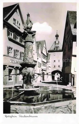 AK / Ansichtskarte Bietigheim Baden Fraeuleinsbrunnen Marktplatz Stadttor Fachwerkhaus Geschaefte Brunnen