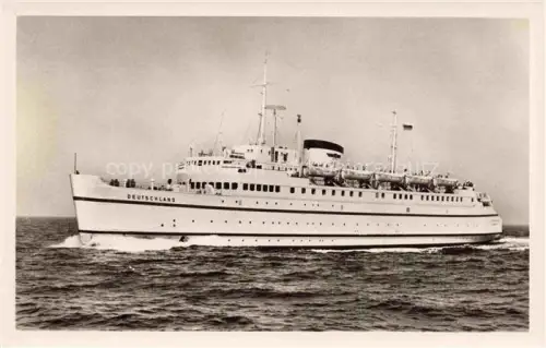 AK / Ansichtskarte Schiffe Oceanliner Faehrschiff Deutschland 