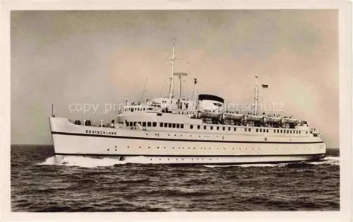 AK / Ansichtskarte Schiffe Oceanliner Faehrschiff Deutschland 