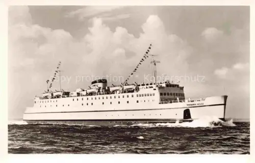 AK / Ansichtskarte Schiffe Oceanliner Hochsee Faehrschiff Theodor Heuss 