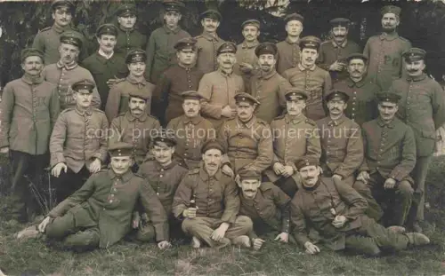 AK / Ansichtskarte POW Kriegsgefangene Prisoners of War Militaria Soldaten 