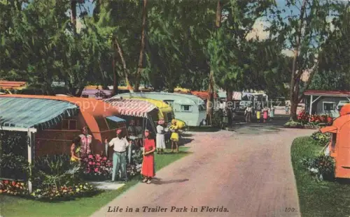 AK / Ansichtskarte Florida  US-State Trailer-Park Wohnwagen Menschen Palmen Sonnenschutzdaecher Camping Strasse