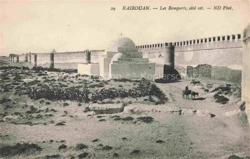 AK / Ansichtskarte KAIROUAN Qairawan Tunesie Les-Remparts Stadtmauer Kuppel Esel Cote-est Turmzinnen