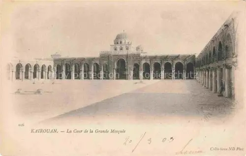 AK / Ansichtskarte KAIROUAN Qairawan Tunesie La-Cour-de-la-Grande-Mosquee Innenhof Saeulengang Kuppel Bogen Minarett