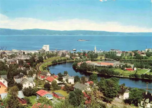 AK / Ansichtskarte Trondheim Trondhjem Norge Nidelven Munkholmen Fjord Stadtpanorama Hafen Kirche Vogelperspektive