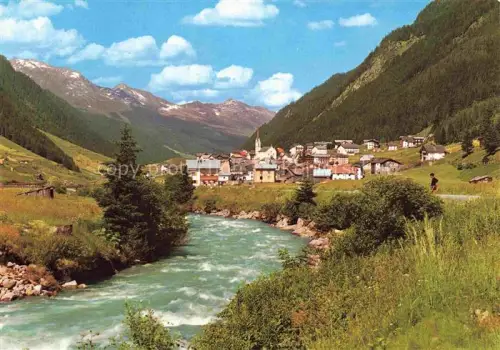 AK / Ansichtskarte Ischgl 1377m Paznauntal Tirol AT Ischgl-1377m Paznauntal Gebirgsbach Kirche Tal Berge Nadelwald Wiesen Wanderer