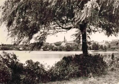 AK / Ansichtskarte Malchow Malchower-See Kirche Ortskern See Weiden Uferpanorama DDR Kirchturm