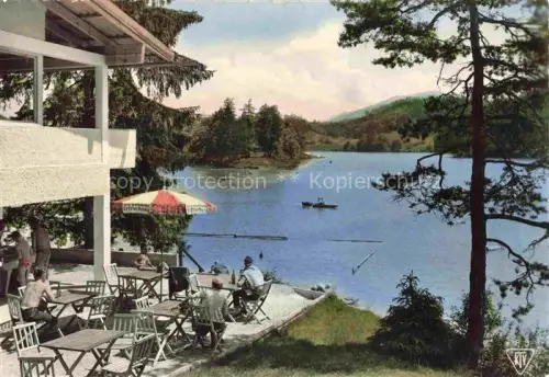 AK / Ansichtskarte Reintalersee Kramsach-Achenrain Tirol AT Reintalersee See Seeterrasse Café Boote Kiefern Huegel Badegaeste Sonnenschirm