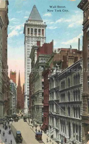 AK / Ansichtskarte NEW YORK City USA Wall-Street Wolkenkratzer Hochhaeuser Strassenszene Automobile Fussgaenger Kirche Finanzdistrikt