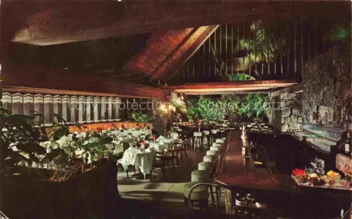 AK / Ansichtskarte Honolulu Hawaii USA Canlis Restaurant Innenraum Bar Tropenpflanzen Charcoal-Broiler King-Kalakaua-Avenue Tische