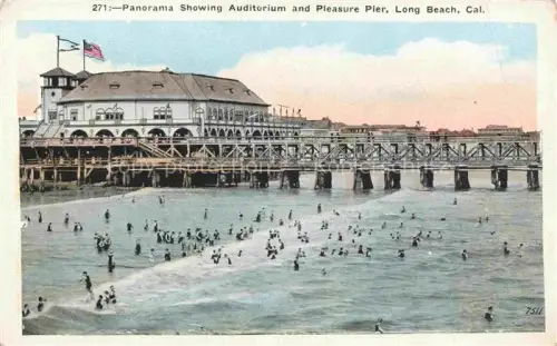 AK / Ansichtskarte Long Beach California USA Auditorium Pleasure-Pier Strand Badende Meer Pier Gebaeude Badeanstalt