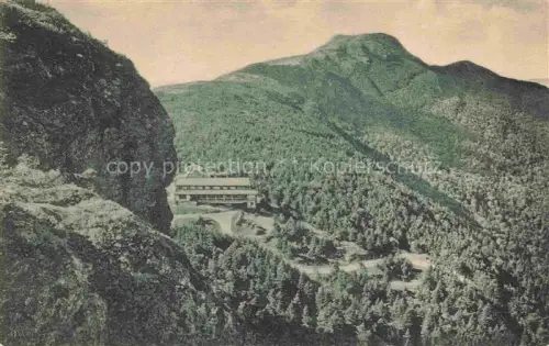 AK / Ansichtskarte Mount Mansfield 1339m Vermont Mt.-Mansfield-Summit-House Berge Wald Tal Hotel Berglandschaft Stowe Felsen