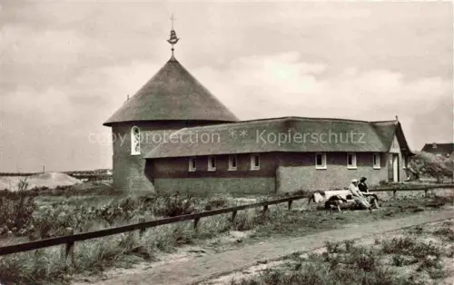 AK / Ansichtskarte BALTRUM Nordseebad Katholische-Kirche Reetdach Rundbau Kreuz Duenen Weg Bank Nordsee