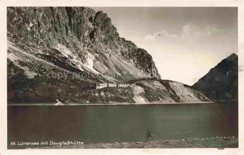 AK / Ansichtskarte Luenersee 1969m Vorarlberg AT Luenersee Douglasshuette Bergsee Fels Berghuette Gebirgslandschaft
