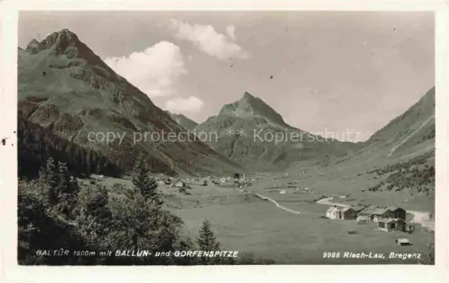 AK / Ansichtskarte Galtuer Landeck Tirol AT Ballunspitze Gorfenspitze Bergtal Wiese Wald Almdorf Panorama Hochgebirge