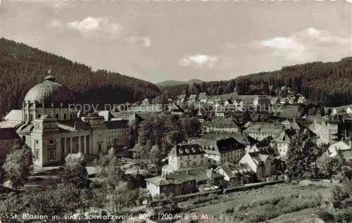 AK / Ansichtskarte ST BLASIEN BW Dom Kuppel Schwarzwald Panorama Wald Stadtansicht Nadelwald Kloster
