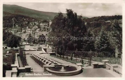 AK / Ansichtskarte Innenstadt Baden-Baden Paradies Brunnen Park Gartenanlage Stadtpanorama Waldberge S/W-Fotokarte