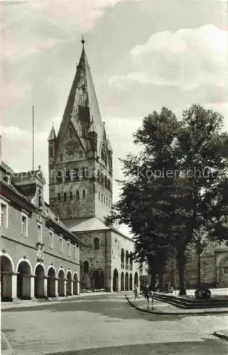AK / Ansichtskarte Soest DE NRW Rathaus Patroklidom Kirche Platz Romanisch Turm Baeume Westfalen