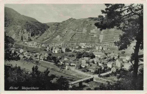 AK / Ansichtskarte Walporzheim Bad Neuenahr-Ahrweiler Rheinland-Pfalz Ahrtal Weinberge Terrassenreblagen Dorf Bruecke Fluss Panorama Huegel