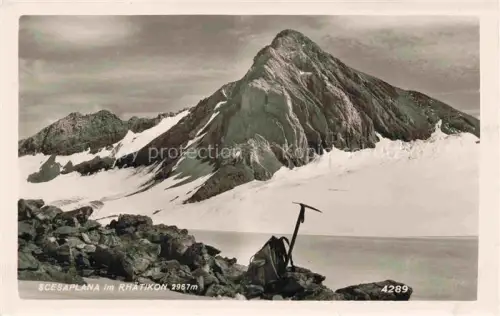 AK / Ansichtskarte Scheesaplana Scesaplana Scesa Plana Vorarlberg Praettigau GR Scesaplana Rhaetikon Gipfel Gletscher Eispickel Rucksack Berge Schnee