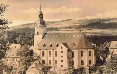 AK / Ansichtskarte Schwarzenberg Erzgebirge Sachsen Erzgebirge Kirche Schloss Kirchturm Huegel Felder Stadtansicht