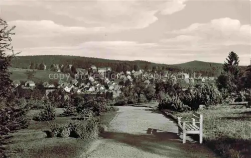 AK / Ansichtskarte Braunlage Harz Niedersachsen Braunlage Harz Kurpark Ortsansicht Wald Haeuser Baeume Bank