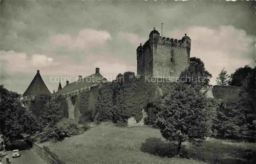 AK / Ansichtskarte Bad Bentheim Burg-Bentheim Burgturm Zinnen Burgmauer Efeu Baeume Auto