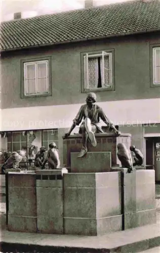 AK / Ansichtskarte BRAUNSCHWEIG  Niedersachsen Eulenspiegel-Brunnen Brunnen Skulptur Figuren Bronze Affen Haeuserfront