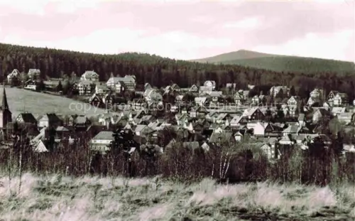 AK / Ansichtskarte Braunlage Harz Niedersachsen Jermerstein-Viertel Achtermann Harz Ortschaft Wald Berge Panorama Kirche